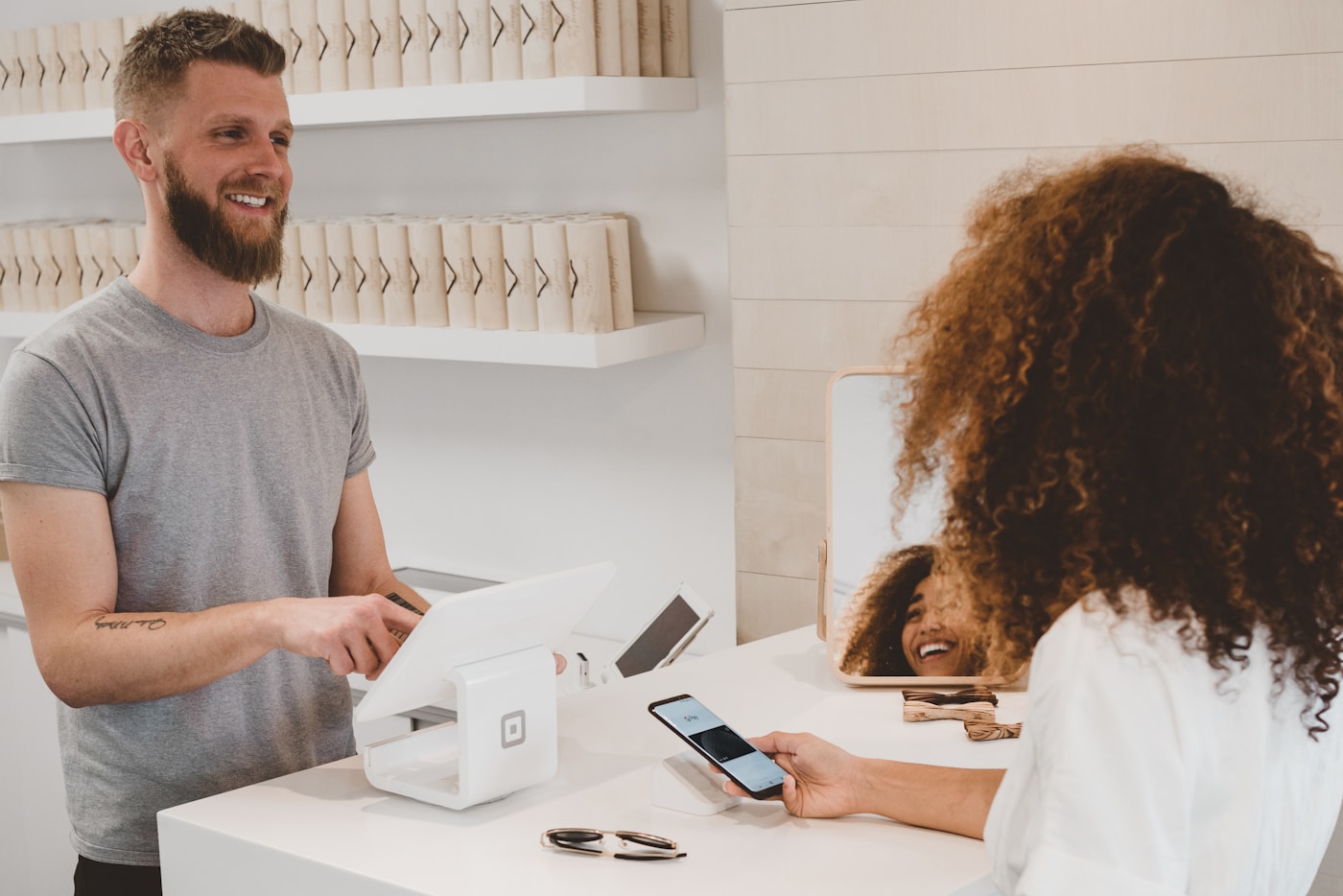 E-commerce checkout and customer experience